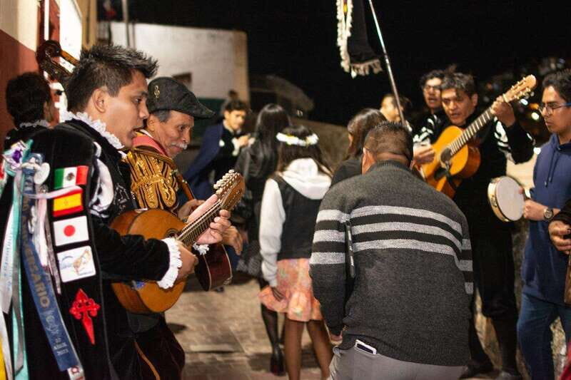 Guanajuato: Night Walk with the Estudiantina - Authenticity and Cultural Connection