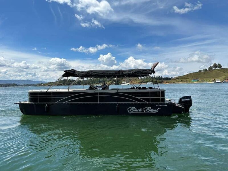 Guatapé: Luxury Cigar Cruise on the Lake with Los Puros Hermanos - Who Would Love This Tour?
