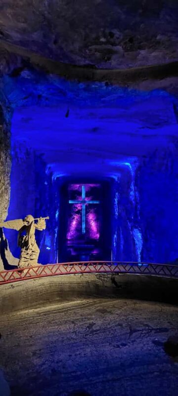 Guatavita Lagoon + Casa loca + Pueblo+ Salt Cathedral - Who Will Love This Tour?