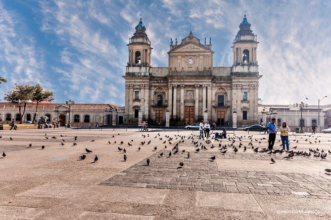 Guatemala city Walking Tour and public bus - Key Points
