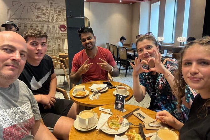 Gufrans Slum Home Tour in the Mumbai Slums - Key Points