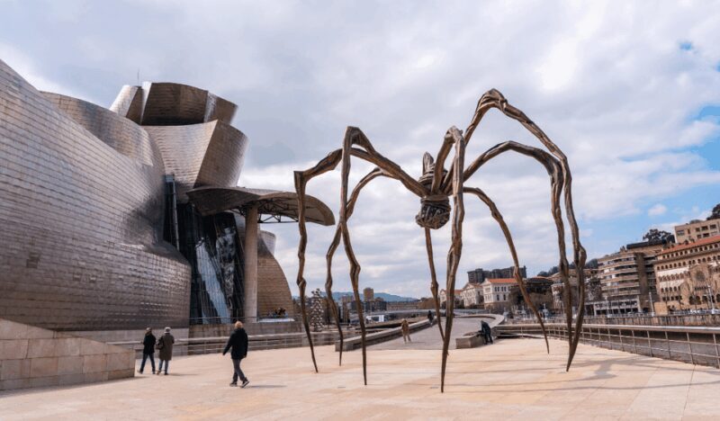 Guggenheim Museum Bilbao Private Tour with Official Guide - The Guggenheim Bilbao: A Masterpiece of Design and Art