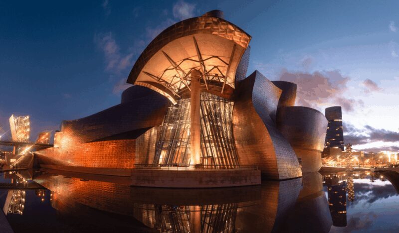 Guggenheim Museum Bilbao Private Tour with Official Guide - Art and Architecture: A Seamless Experience