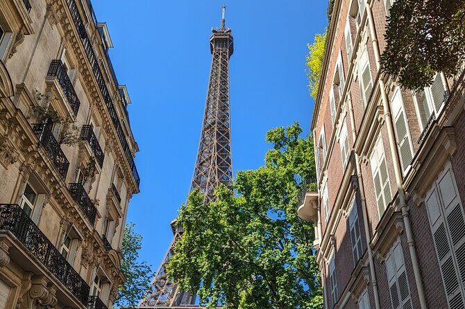 Guided and Private Tour of 3 hours through Paris aboard a Citroën 2cv - FAQs