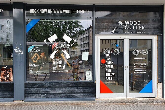 Guided Axe Throwing Experience in Frankfurt Altstadt - Who Should Consider This Tour?