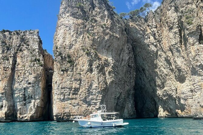 Guided boat excursion to Gaeta and Sperlonga - In-Depth Look at the Tour Experience
