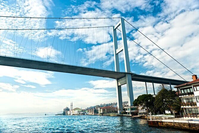 Guided Bosphorus Sunset Cruise on Luxurious Yacht - Small Group Cruise - Key Points