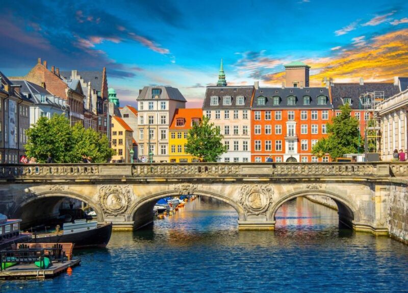 Guided Car Tour of Copenhagen City Center, Nyhavn, Palaces - FAQ