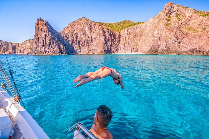 Guided day by boat in Carloforte with snorkelling and aperitif - Key Points