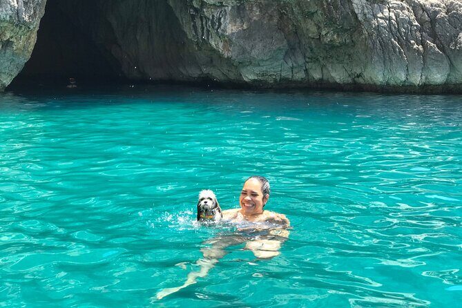 Guided day by boat to the Secrets of the Island of Capri - FAQs