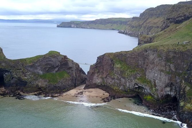 Guided Day Tour of Giant's Causeway from Belfast by Comfortable Coach - Who Should Consider This Tour?
