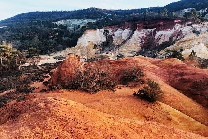 Guided Discovery of Ocher - 1/2 day - Electric bike - Key Points