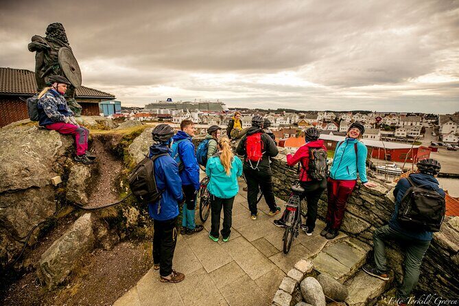 Guided EL-Bike tour in the city of Haugesund and Coastal path - Haraldshaugen: Norway’s Viking Heritage
