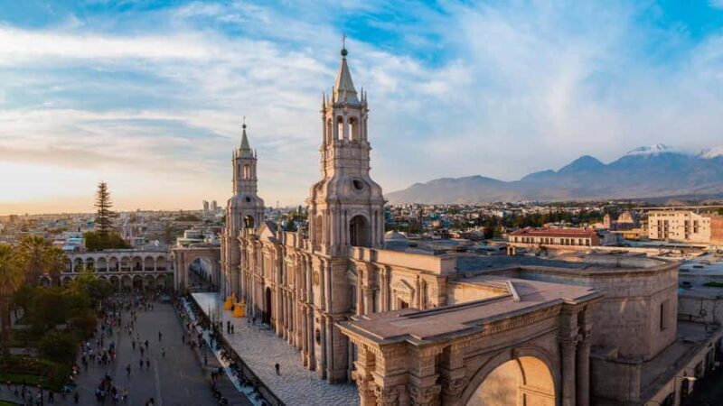 Guided in Arequipa and the monastery of Santa Catalina - Key Points