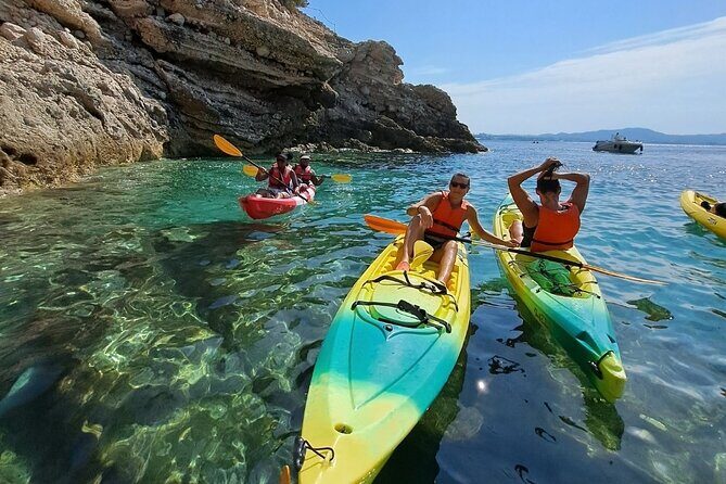 Guided kayak excursion in creeks - An In-Depth Look at the Marseille Kayak Tour