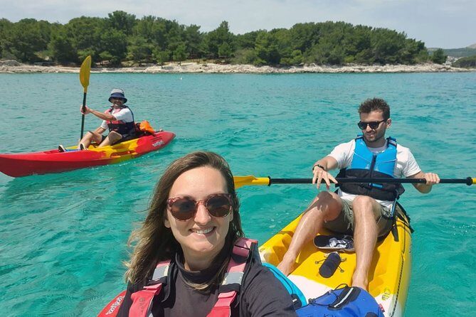 Guided kayaking tour to Pakleni islands - Exploring the Itinerary in Detail