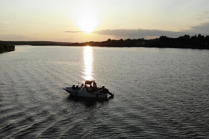 Guided Midnight Sun Fishing and Sightseeing Boat Tour - A Deep Dive into the Rovaniemi Midnight Sun Fishing & Sightseeing Boat Tour