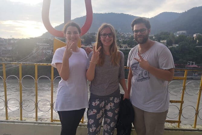 Guided Night Walking Tour in Rishikesh - Explore the best nightlife with a local - Exploring Rishikesh After Dark: A Guided Night Walk