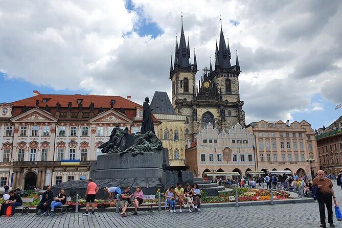 Guided Old Town & Jewish quarter Walking Tour Prague (Tip-based) - A Deep Dive Into the Old Town & Jewish Quarter Tour