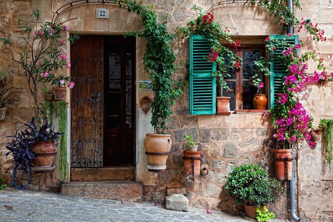 Guided Route through Palma with Cathedral and visit to Valldemossa (4H) - Authenticity and Experience
