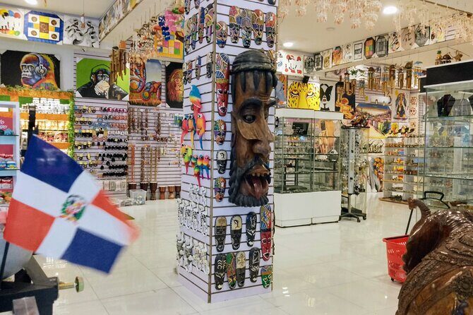 Guided Shopping Tour to WordMart Souvenirs - Round Trip Transport - What to Expect from This Tour