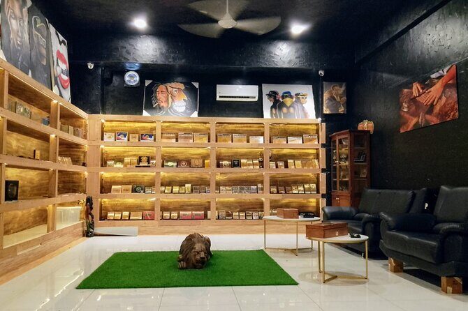 Guided Shopping Tour to WordMart Souvenirs - Round Trip Transport - Who Should Consider This Tour?