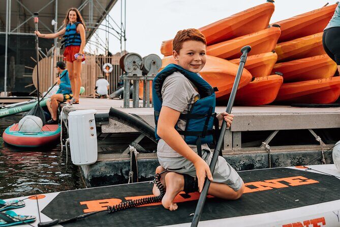 Guided Single Kayak Tour of Hidden Coves at Canyon Lake - An In-Depth Look at the Guided Kayak Tour at Canyon Lake
