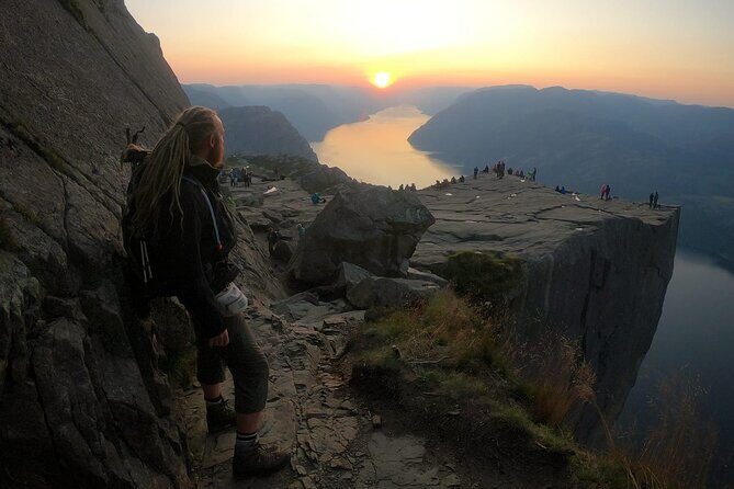 Guided sunrise hike to Pulpit Rock Preikestolen - Discover the Magic of the Sunrise Hike to Pulpit Rock in Stavanger