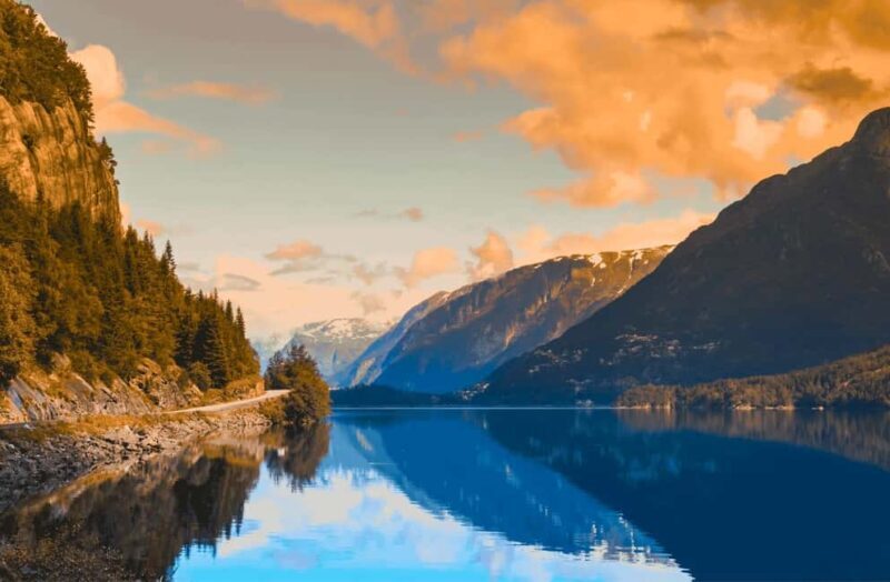 Guided tour: Hardangerfjord, Waterfalls and Ferry crossing - A Detailed Look at the Hardangerfjord Waterfalls and Ferry Tour