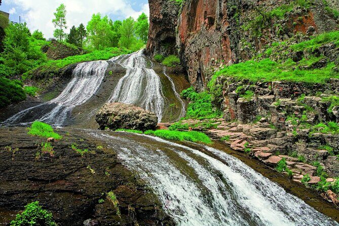 Guided tour: Khor Virap, Noravank Monastery, Areni, Jermuk - Experience the Best of Armenia in a Full-Day Tour