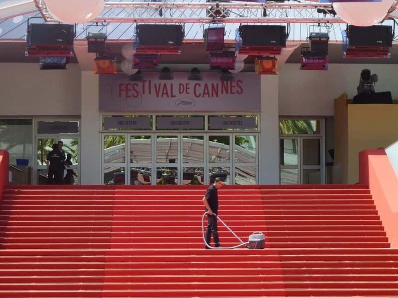 Guided tour of Cannes with official guide - Discovering Cannes Through a Local Lens