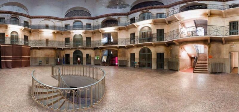 Guided tour of Le Nuove Prisons Museum and Air Raid Shelter - Key Points