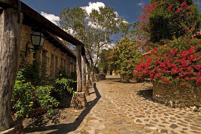Guided Tour of Maravillas Caves Altos de Chavon and Cigar Factory - Key Points