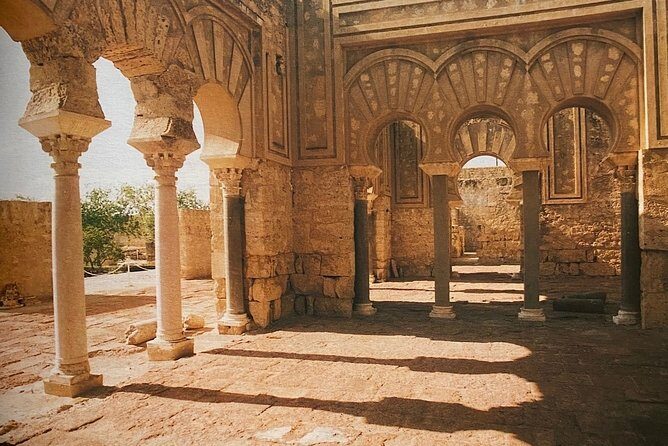 Guided tour of Medina Azahara in Spanish with Bus. Official Guides - FAQs