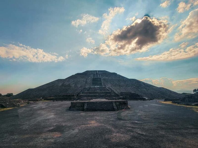 Guided tour of Mexico City: Teotihuacan, Guadalupe, and the Mexica city of Tlatelolco - The Authentic Experience: Why It Works