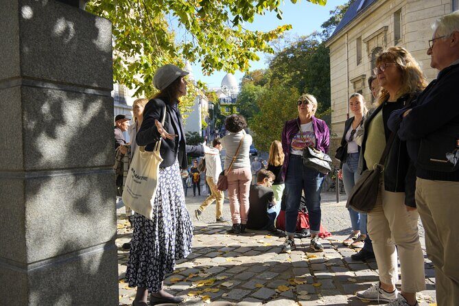 Guided tour of Montmartre in songs with a professional - Exploring Montmartre in Songs and Stories