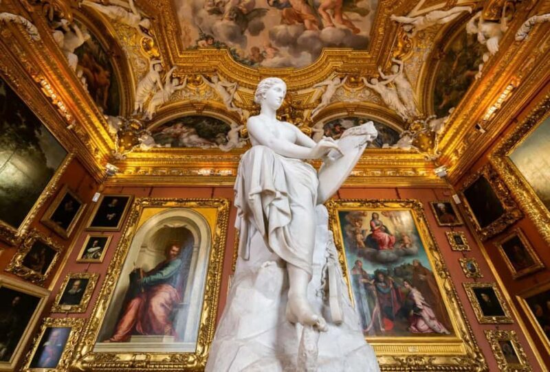 Guided tour of Palazzo Pitti: Botticelli, Caravaggio, and Raphael compared - Key Points