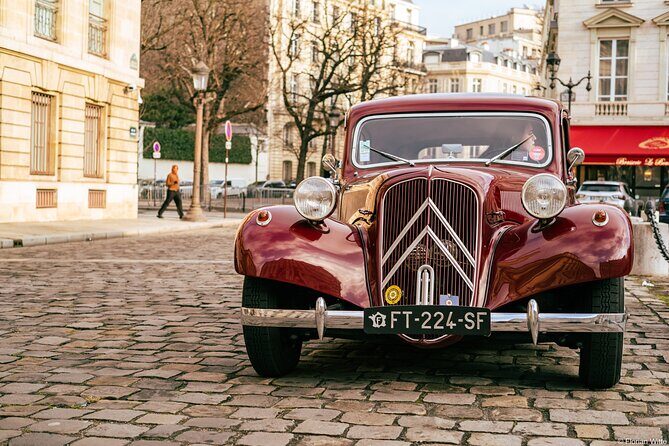 Guided tour of Paris in Citroën Traction Avant or DS 21 - A Full Breakdown of the Experience