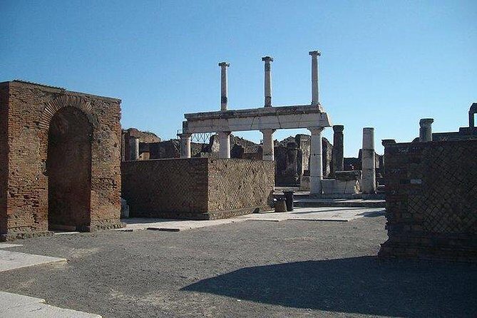 Guided Tour of Pompeii and Herculaneum with Lunch and Ticket - Who Would Love This Tour?