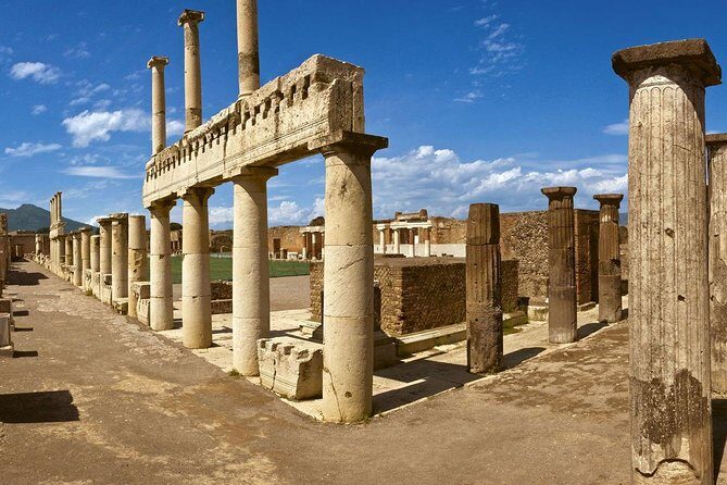 Guided tour of Pompeii - An In-Depth Look at the Pompeii Tour Experience
