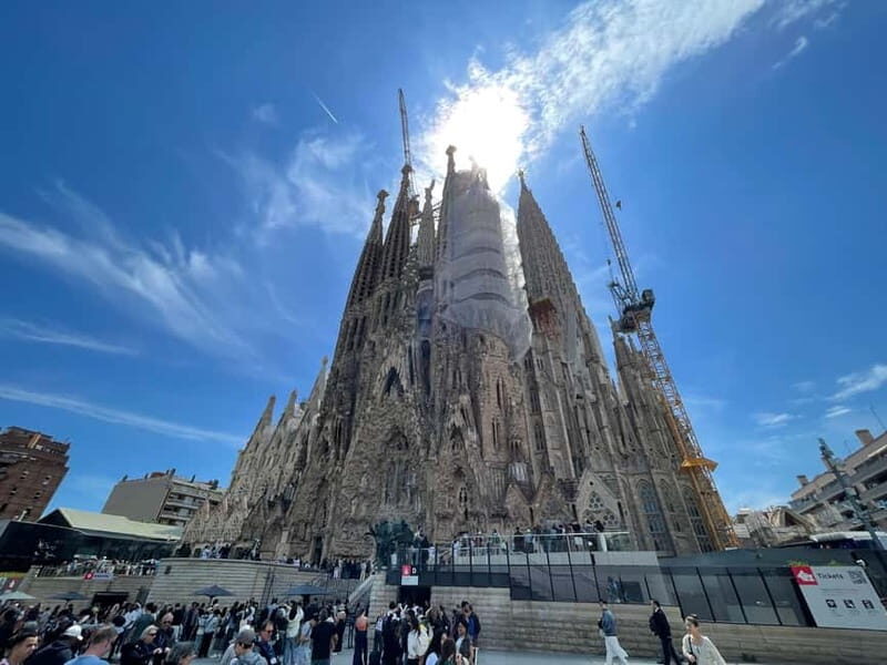 Guided Tour of Sagrada Familia - Gaudi's dream - Exploring Gaudí’s Masterpiece: An In-Depth Review