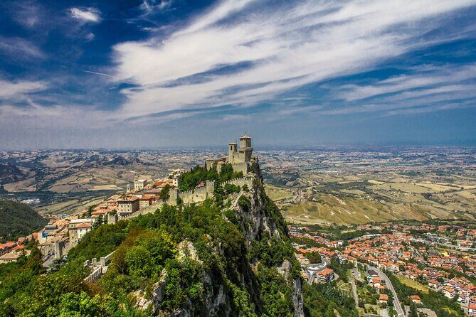 Guided Tour of San Marino at Sunset with aperitif included - A Deep Dive into the San Marino Sunset Tour