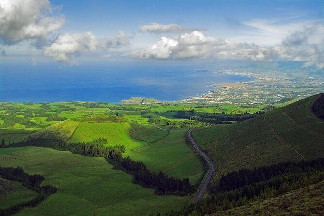 Guided tour of Sete Cidades & Lagoa do Fogo, lunch included - Exploring São Miguel: A Deep Dive into the Tour