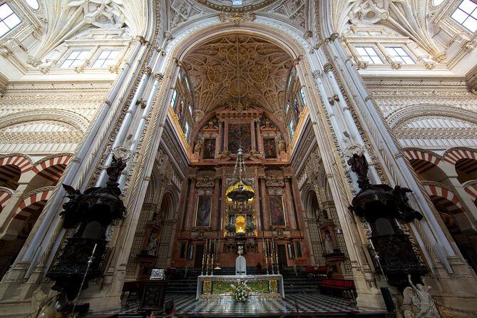 Guided tour of the Mosque-Cathedral in Private tickets included - Exploring the Córdoba Mosque-Cathedral in Detail