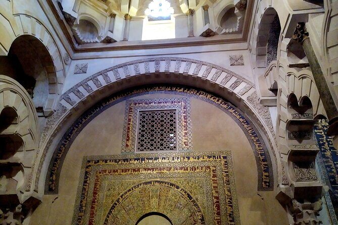 Guided tour of the Mosque-Cathedral of Cordoba in Spanish - Key Points