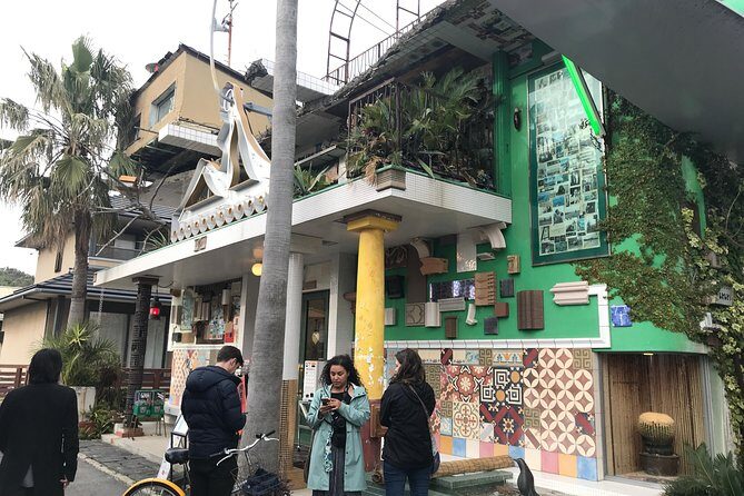 Guided Tour to Naoshima, Art, Island with a private car - Exploring Naoshima Town and Local Flavors