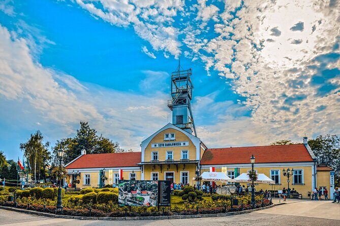 Guided tour to Salt Mine & Schindler Factory with Pick-Up Options - Exploring the Tour Itinerary and Why It Matters