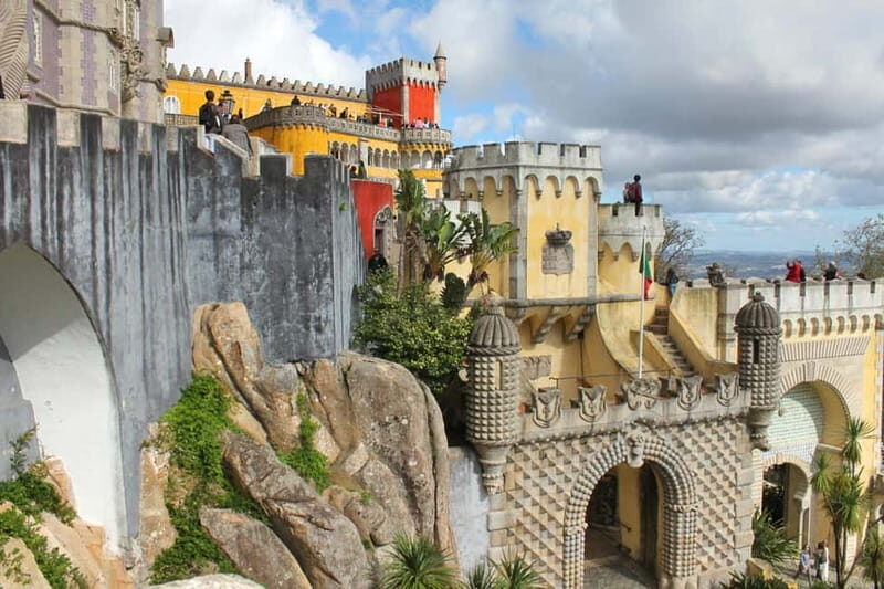 Guided Tour to Sintra, Pena,Regaleira,Cabo da Roca & Cascais - Who Will Love This Tour?