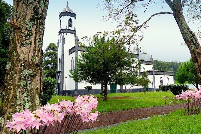 Guided Tour to the Sete Cidades Volcano in São Miguel Azores - The Experience: What You Can Expect