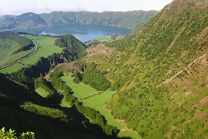 Guided Tour to the Sete Cidades Volcano in São Miguel Azores - The Value and Who It’s Best For